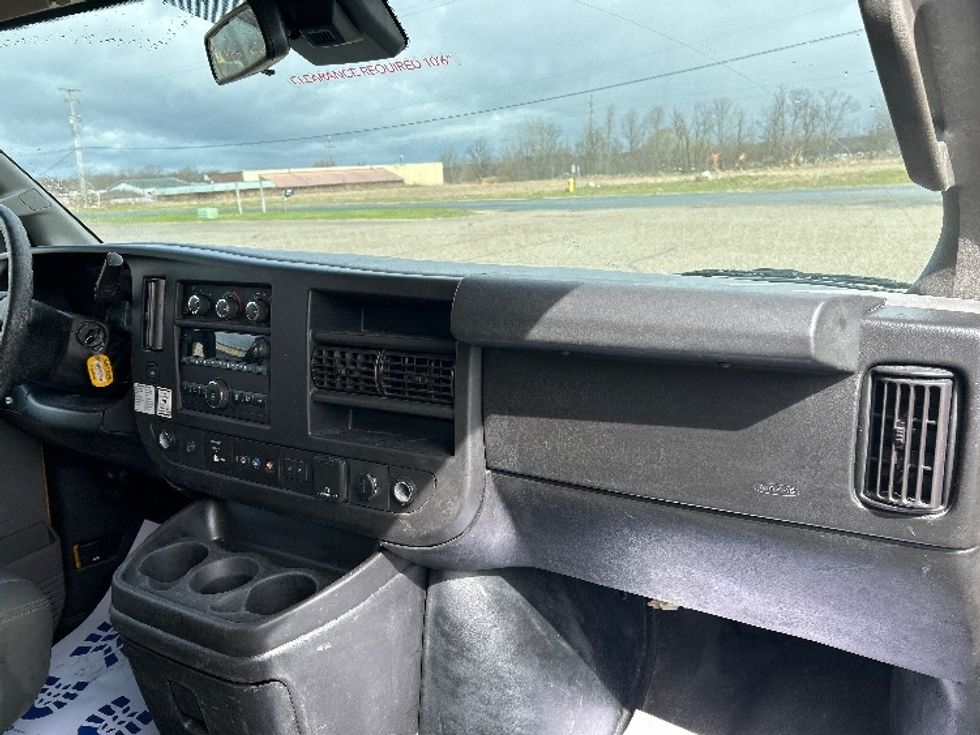 Light Duty Box Truck-Light and Medium Duty Trucks-GMC-2021-Savana G33903-Kalamazoo-MI-90,205\n\t\tmiles-$ 27,000 - Image 21
