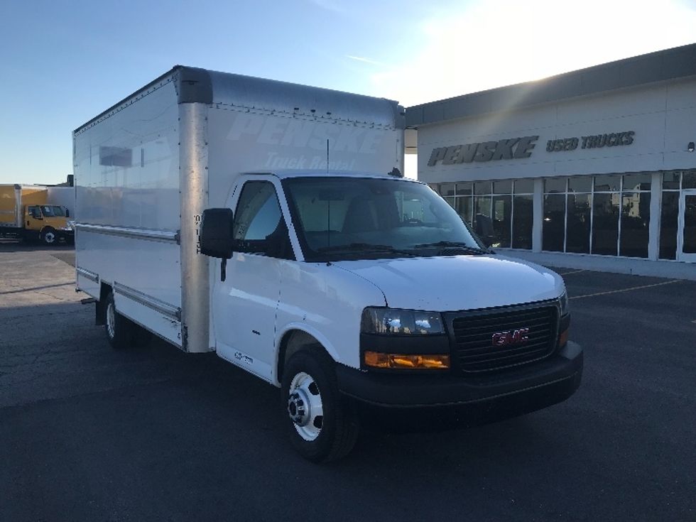 Light Duty Box Truck-Light and Medium Duty Trucks-GMC-2021-Savana G33903-Kansas City-MO-105,545\n\t\tmiles-$ 29,250 - Image 1
