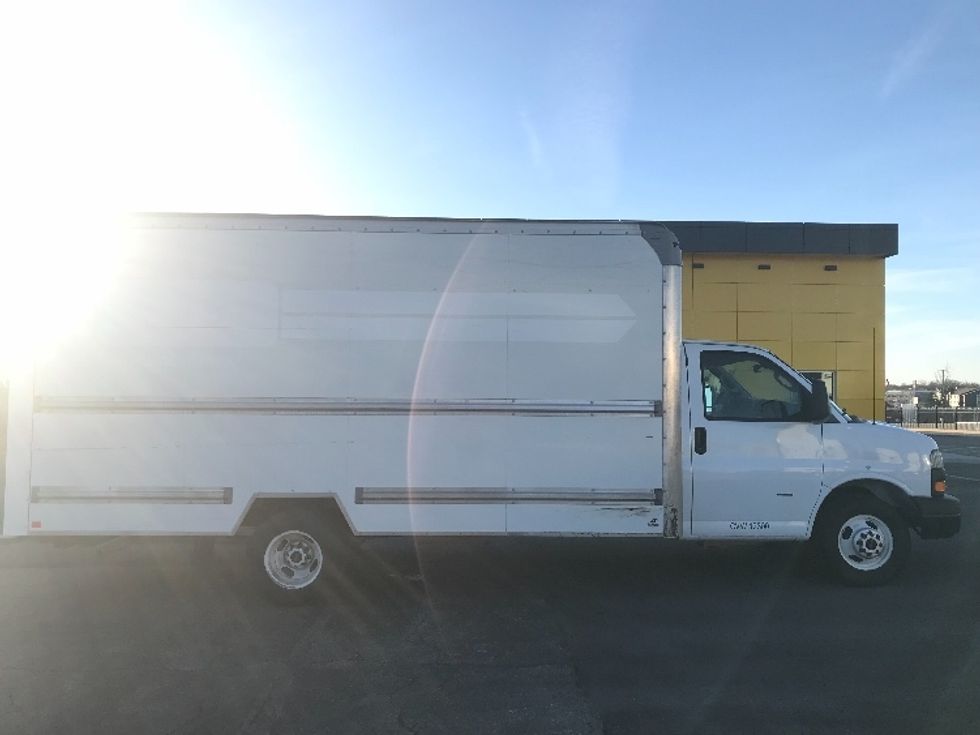 Light Duty Box Truck-Light and Medium Duty Trucks-GMC-2021-Savana G33903-Kansas City-MO-105,545\n\t\tmiles-$ 29,250 - Image 14