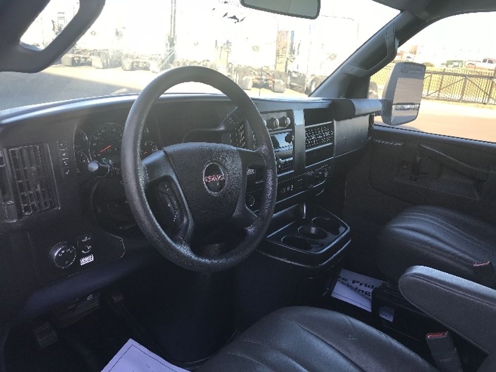 Light Duty Box Truck-Light and Medium Duty Trucks-GMC-2021-Savana G33903-Kansas City-MO-105,545\n\t\tmiles-$ 29,250 - Image 16