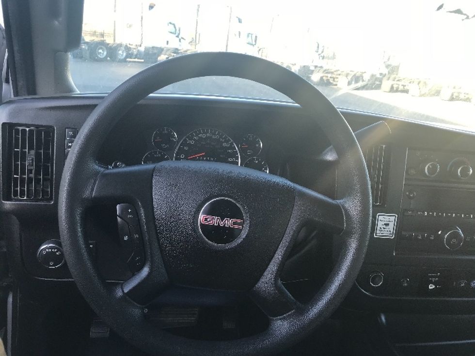 Light Duty Box Truck-Light and Medium Duty Trucks-GMC-2021-Savana G33903-Kansas City-MO-105,545\n\t\tmiles-$ 29,250 - Image 17