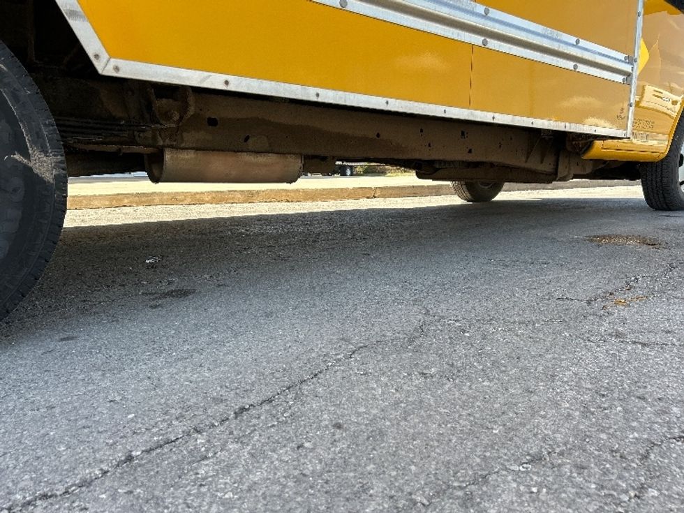 Light Duty Box Truck-Light and Medium Duty Trucks-GMC-2021-Savana G33903-Kansas City-MO-106,705\n\t\tmiles-$ 24,500 - Image 14