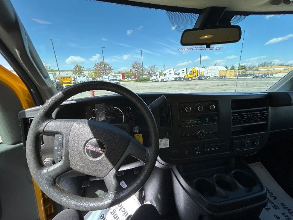 Light Duty Box Truck-Light and Medium Duty Trucks-GMC-2021-Savana G33903-Kansas City-MO-106,705\n\t\tmiles-$ 24,500 - Image 18