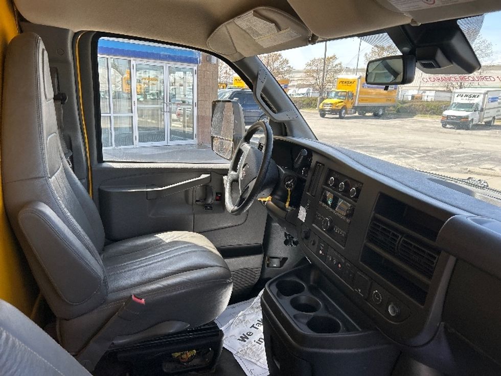 Light Duty Box Truck-Light and Medium Duty Trucks-GMC-2021-Savana G33903-Kansas City-MO-106,705\n\t\tmiles-$ 24,500 - Image 22