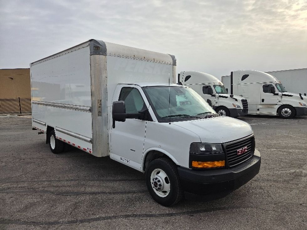 Light Duty Box Truck-Light and Medium Duty Trucks-GMC-2021-Savana G33903-Kansas City-MO-107,485\n\t\tmiles-$ 29,000 - Image 1