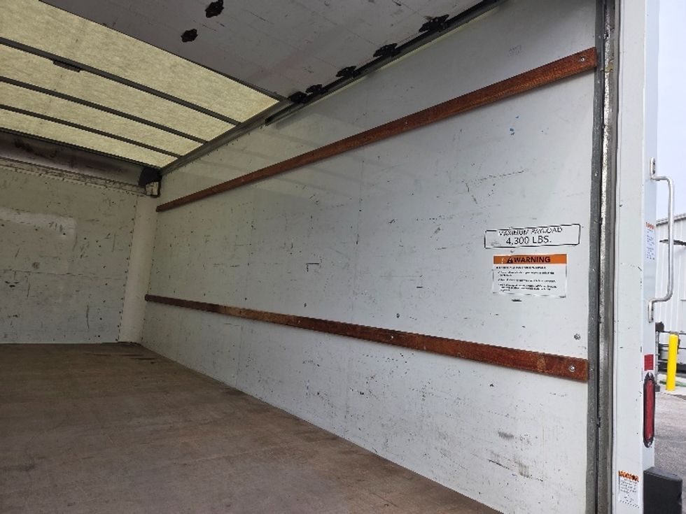 Light Duty Box Truck-Light and Medium Duty Trucks-GMC-2021-Savana G33903-Kansas City-MO-107,485\n\t\tmiles-$ 29,000 - Image 11