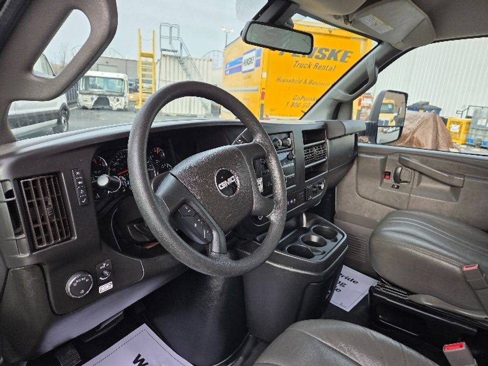 Light Duty Box Truck-Light and Medium Duty Trucks-GMC-2021-Savana G33903-Kansas City-MO-107,485\n\t\tmiles-$ 29,000 - Image 16