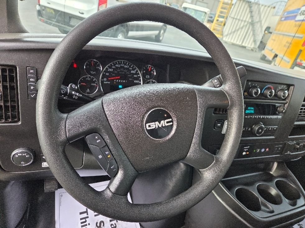 Light Duty Box Truck-Light and Medium Duty Trucks-GMC-2021-Savana G33903-Kansas City-MO-107,485\n\t\tmiles-$ 29,000 - Image 17