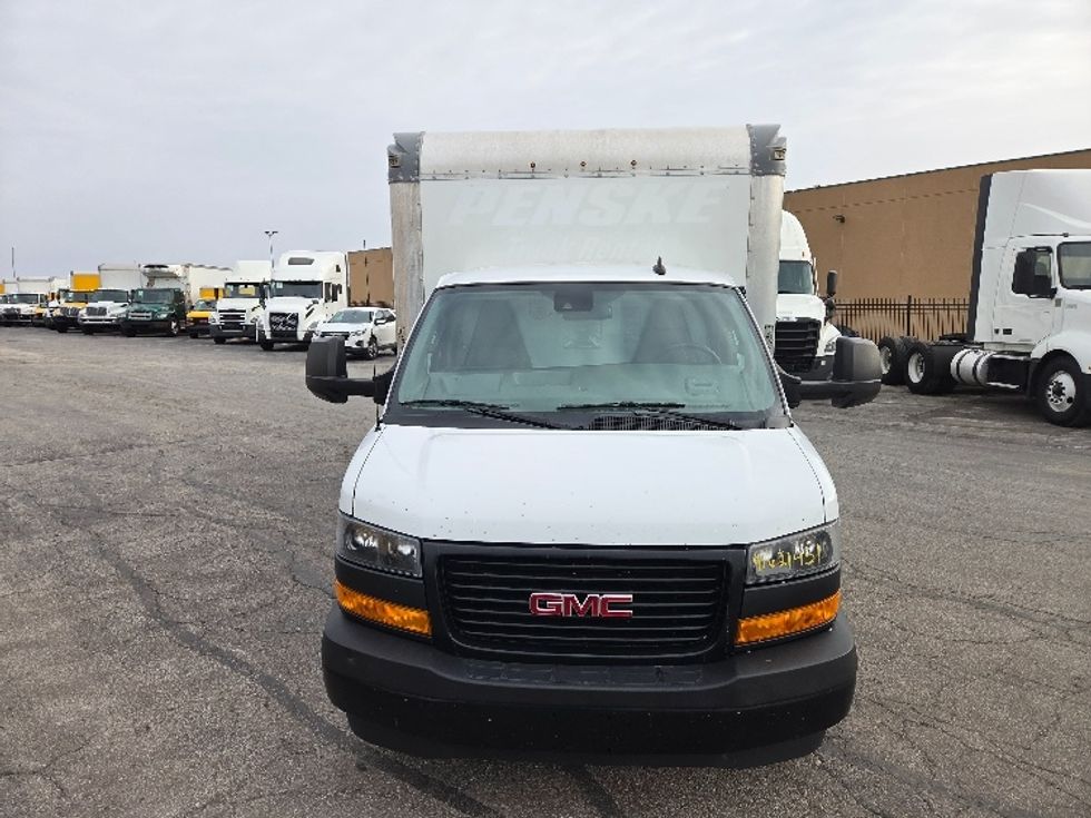 Light Duty Box Truck-Light and Medium Duty Trucks-GMC-2021-Savana G33903-Kansas City-MO-107,485\n\t\tmiles-$ 29,000 - Image 2
