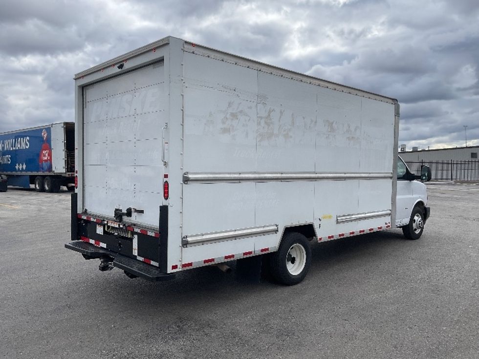 Light Duty Box Truck-Light and Medium Duty Trucks-GMC-2021-Savana G33903-Kansas City-MO-117,062\n\t\tmiles-$ 28,000 - Image 12