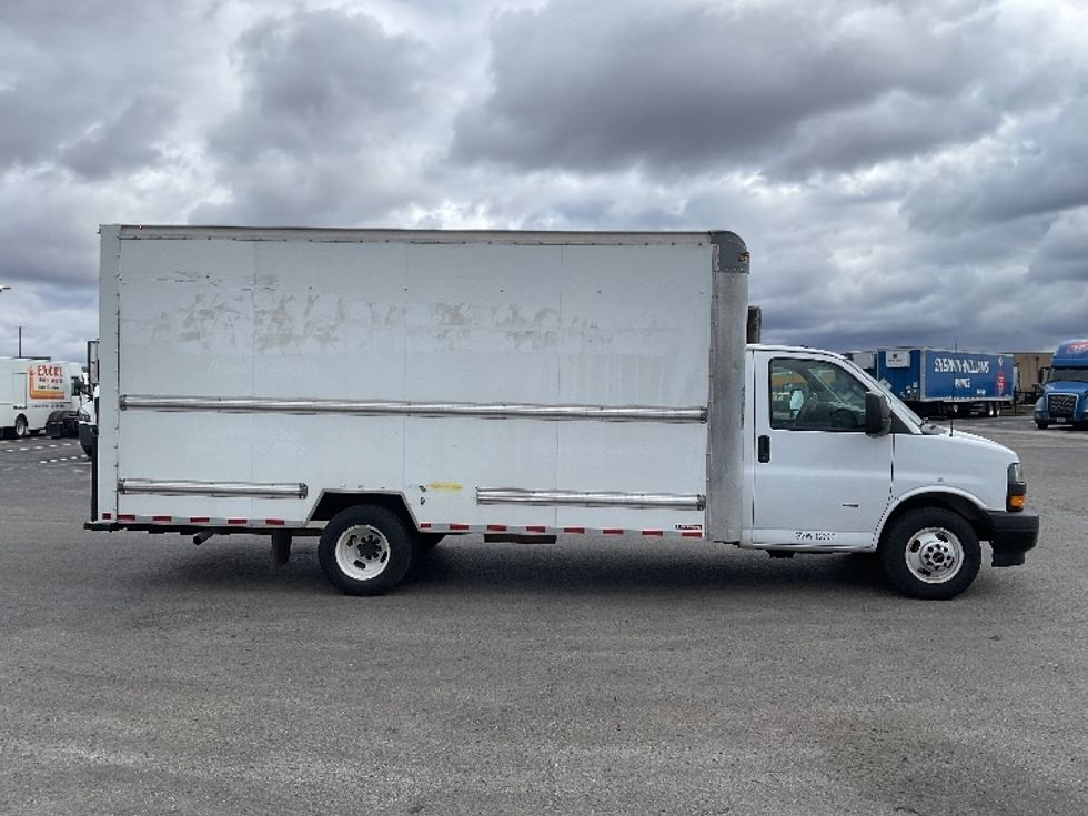 Light Duty Box Truck-Light and Medium Duty Trucks-GMC-2021-Savana G33903-Kansas City-MO-117,062\n\t\tmiles-$ 28,000 - Image 14