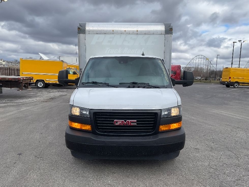 Light Duty Box Truck-Light and Medium Duty Trucks-GMC-2021-Savana G33903-Kansas City-MO-117,062\n\t\tmiles-$ 28,000 - Image 2