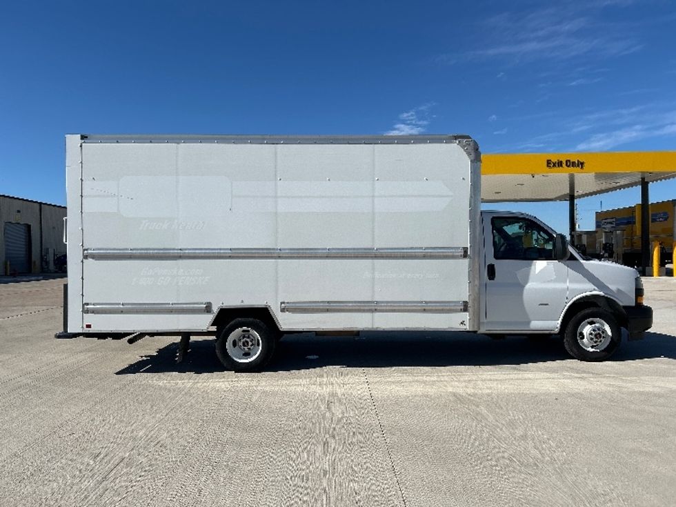 Light Duty Box Truck-Light and Medium Duty Trucks-GMC-2021-Savana G33903-Katy-TX-104,843\n\t\tmiles-$ 28,750 - Image 15
