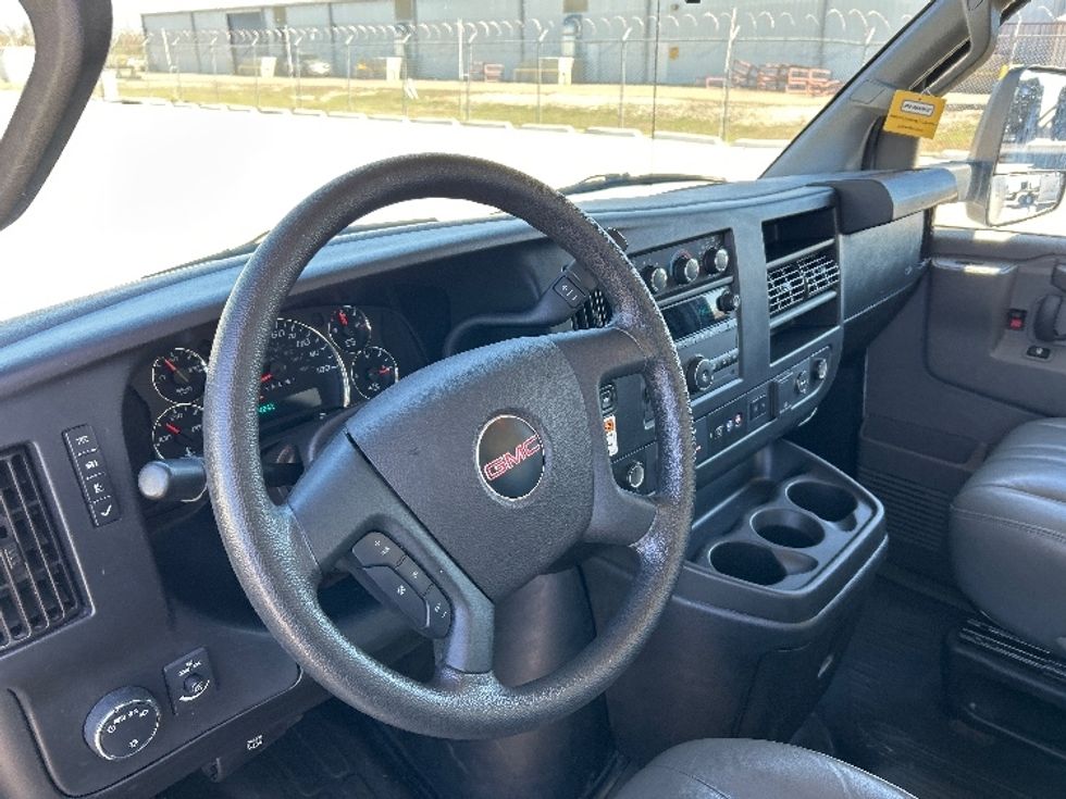 Light Duty Box Truck-Light and Medium Duty Trucks-GMC-2021-Savana G33903-Katy-TX-104,843\n\t\tmiles-$ 28,750 - Image 17