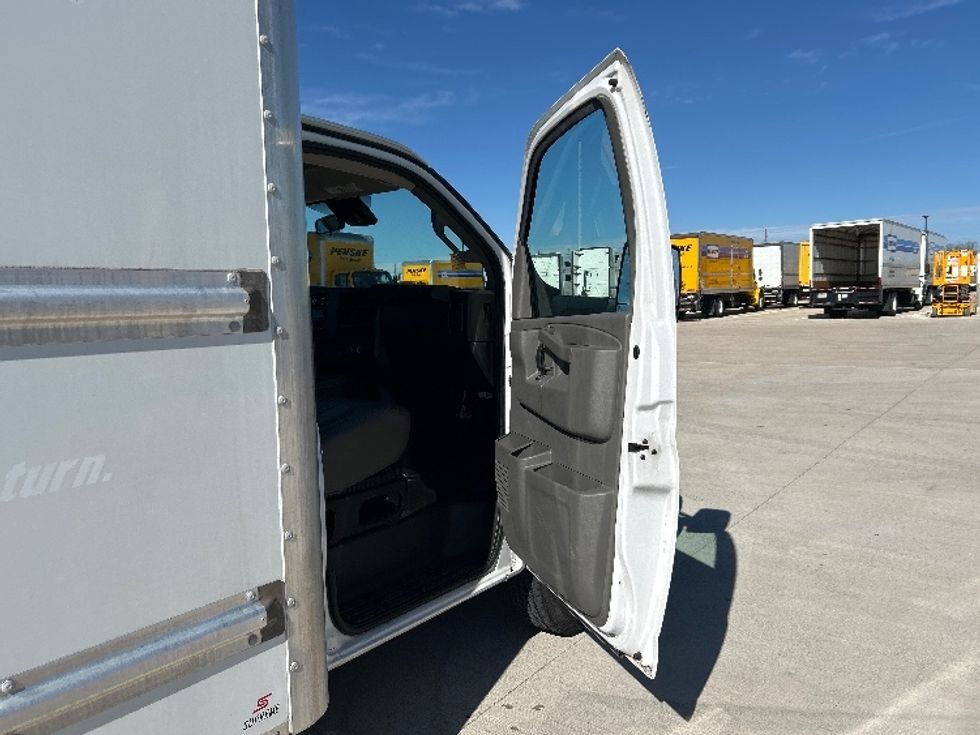 Light Duty Box Truck-Light and Medium Duty Trucks-GMC-2021-Savana G33903-Katy-TX-104,843\n\t\tmiles-$ 28,750 - Image 20