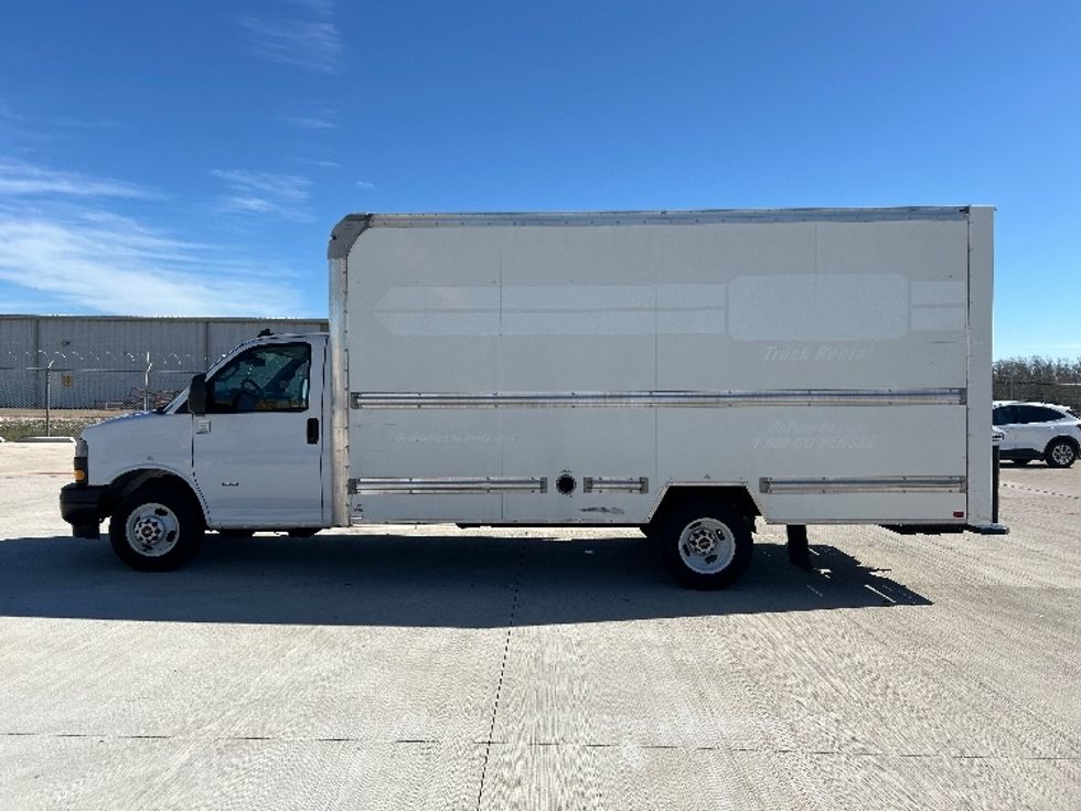 Light Duty Box Truck-Light and Medium Duty Trucks-GMC-2021-Savana G33903-Katy-TX-104,843\n\t\tmiles-$ 28,750 - Image 4