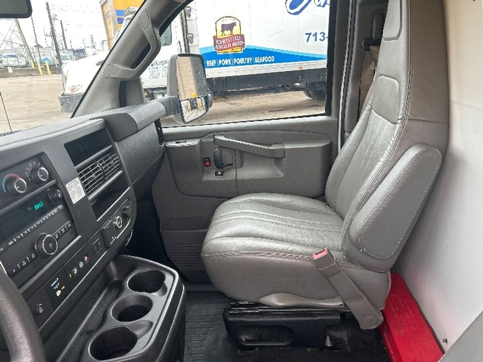 Light Duty Box Truck-Light and Medium Duty Trucks-GMC-2021-Savana G33903-Katy-TX-106,197\n\t\tmiles-$ 28,750 - Image 19