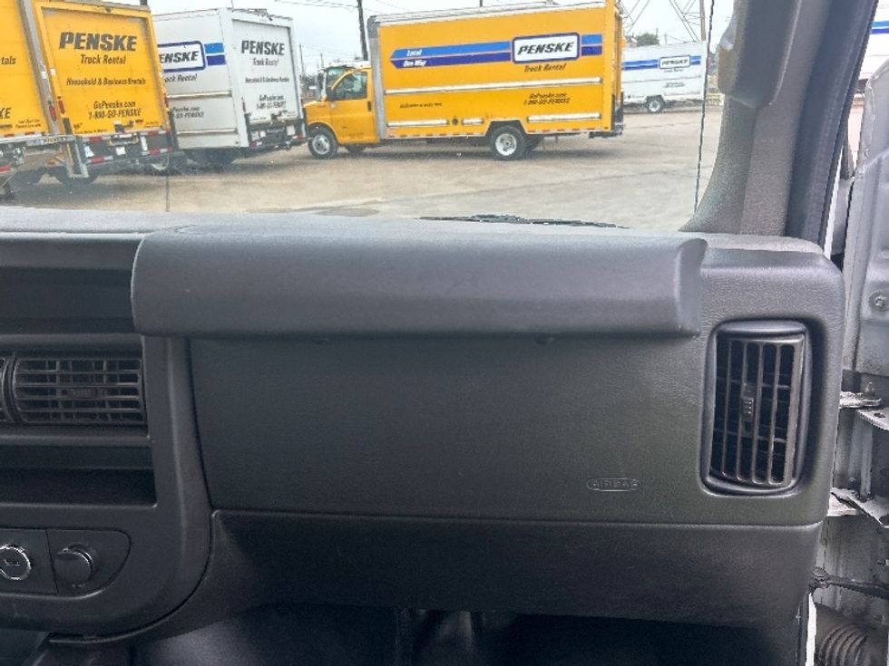 Light Duty Box Truck-Light and Medium Duty Trucks-GMC-2021-Savana G33903-Katy-TX-106,197\n\t\tmiles-$ 28,750 - Image 21