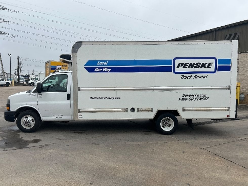 Light Duty Box Truck-Light and Medium Duty Trucks-GMC-2021-Savana G33903-Katy-TX-106,197\n\t\tmiles-$ 28,750 - Image 4