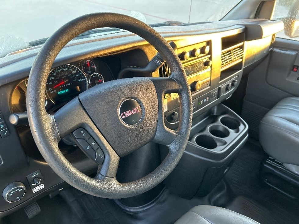 Light Duty Box Truck-Light and Medium Duty Trucks-GMC-2021-Savana G33903-Katy-TX-112,389\n\t\tmiles-$ 28,000 - Image 17