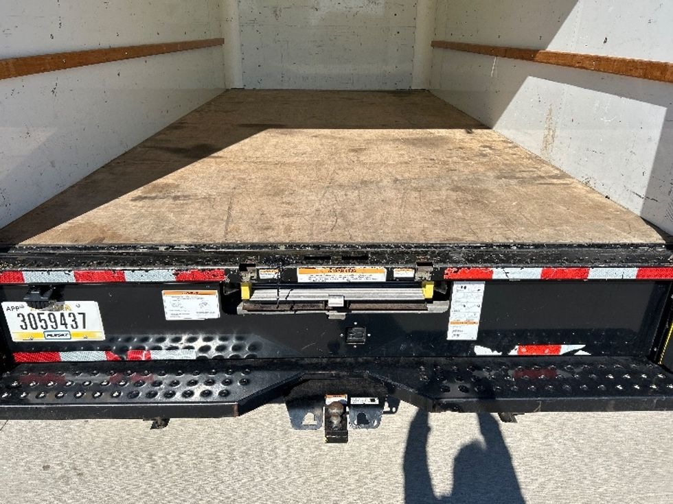 Light Duty Box Truck-Light and Medium Duty Trucks-GMC-2021-Savana G33903-Katy-TX-113,319\n\t\tmiles-$ 25,000 - Image 10