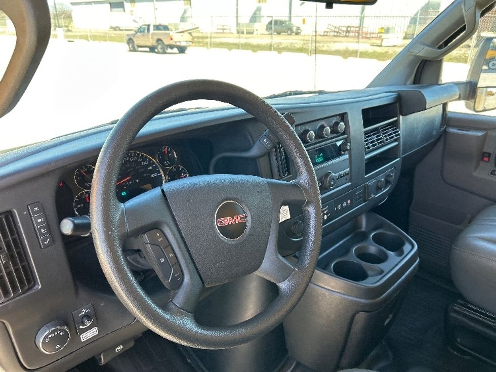 Light Duty Box Truck-Light and Medium Duty Trucks-GMC-2021-Savana G33903-Katy-TX-113,319\n\t\tmiles-$ 25,000 - Image 17