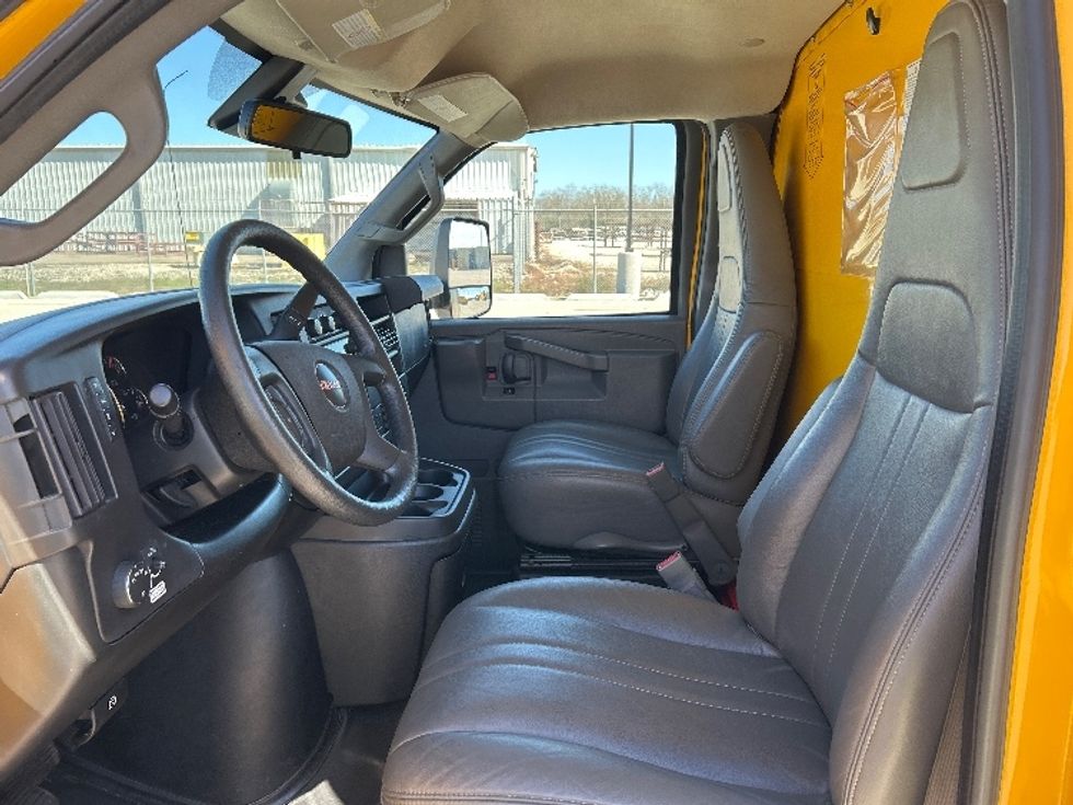 Light Duty Box Truck-Light and Medium Duty Trucks-GMC-2021-Savana G33903-Katy-TX-113,319\n\t\tmiles-$ 25,000 - Image 20