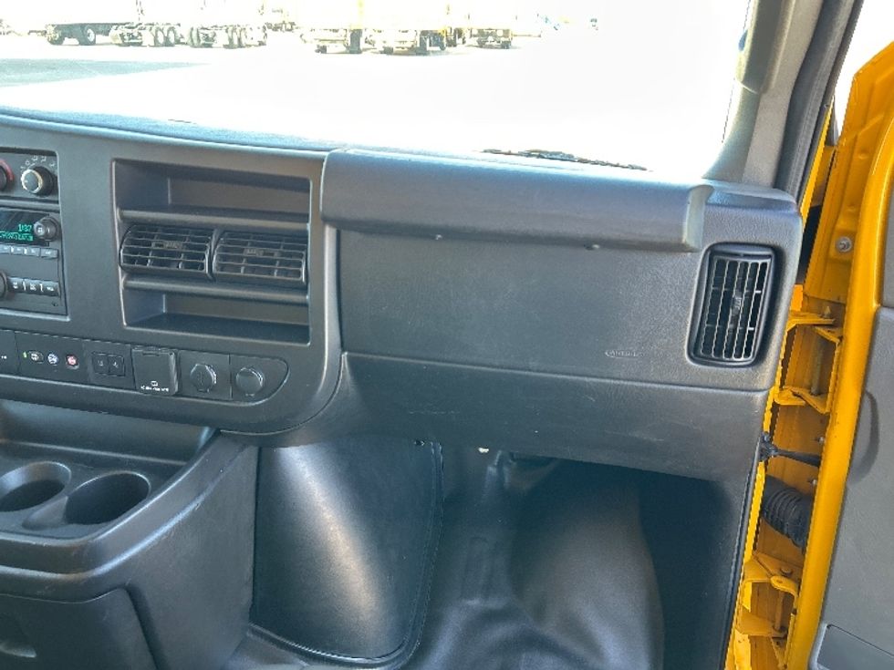 Light Duty Box Truck-Light and Medium Duty Trucks-GMC-2021-Savana G33903-Katy-TX-113,319\n\t\tmiles-$ 25,000 - Image 21