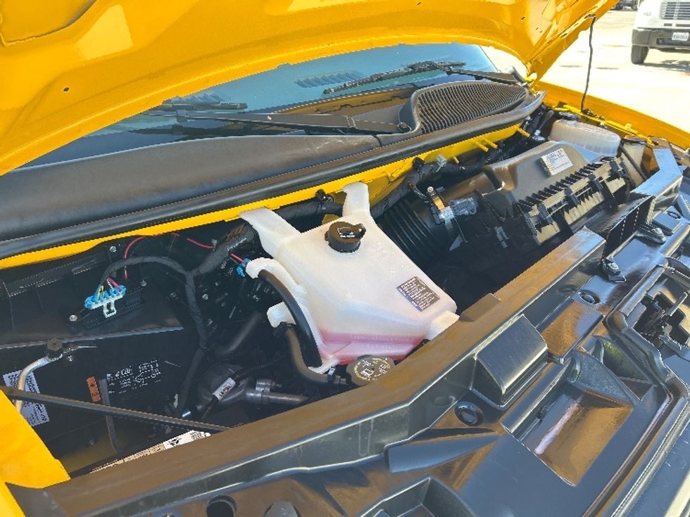 Light Duty Box Truck-Light and Medium Duty Trucks-GMC-2021-Savana G33903-Katy-TX-113,319\n\t\tmiles-$ 25,000 - Image 23