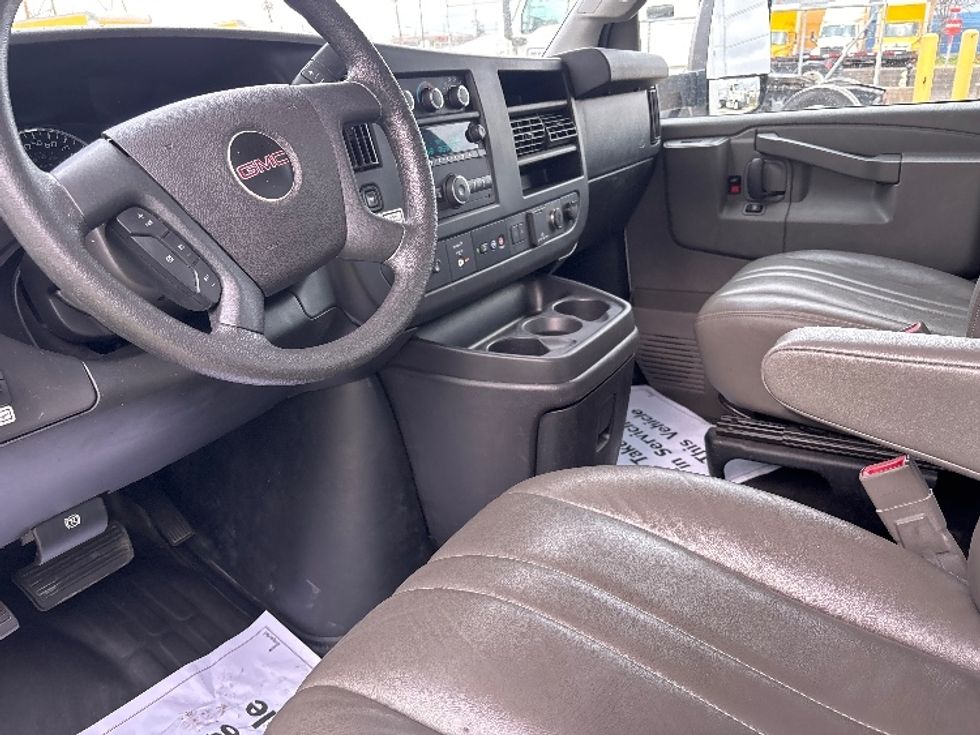 Light Duty Box Truck-Light and Medium Duty Trucks-GMC-2021-Savana G33903-Katy-TX-72,788\n\t\tmiles-$ 35,250 - Image 17