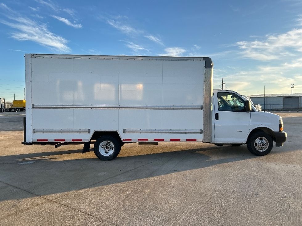 Light Duty Box Truck-Light and Medium Duty Trucks-GMC-2021-Savana G33903-Katy-TX-94,752\n\t\tmiles-$ 30,000 - Image 15