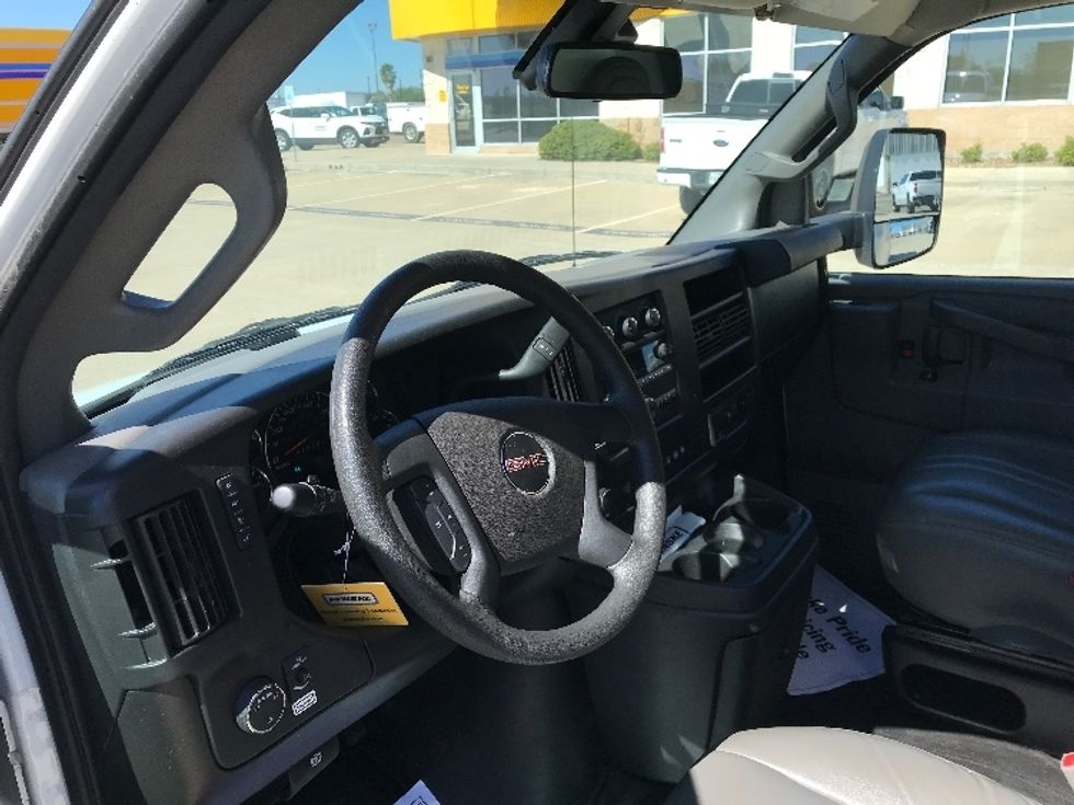 Light Duty Box Truck-Light and Medium Duty Trucks-GMC-2021-Savana G33903-Katy-TX-94,752\n\t\tmiles-$ 30,000 - Image 17