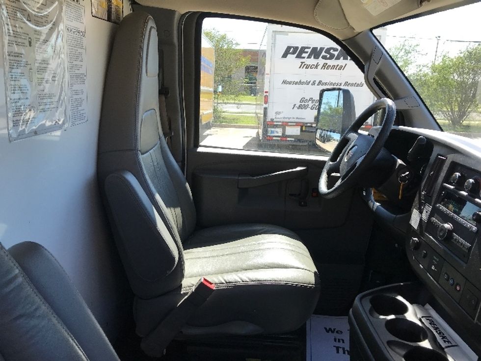 Light Duty Box Truck-Light and Medium Duty Trucks-GMC-2021-Savana G33903-Katy-TX-94,752\n\t\tmiles-$ 30,000 - Image 22