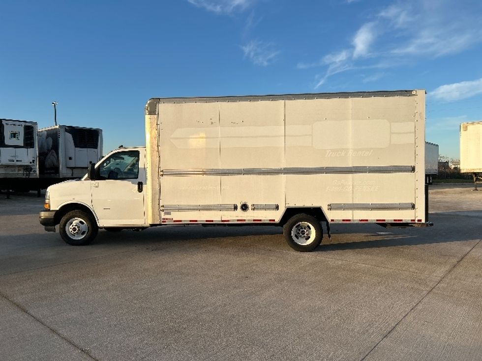 Light Duty Box Truck-Light and Medium Duty Trucks-GMC-2021-Savana G33903-Katy-TX-94,752\n\t\tmiles-$ 30,000 - Image 4
