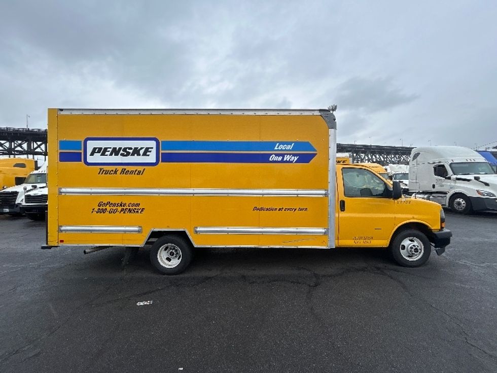 Light Duty Box Truck-Light and Medium Duty Trucks-GMC-2021-Savana G33903-Kearny-NJ-108,166\n\t\tmiles-$ 24,250 - Image 15