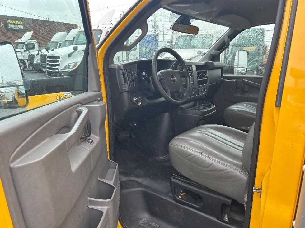 Light Duty Box Truck-Light and Medium Duty Trucks-GMC-2021-Savana G33903-Kearny-NJ-108,166\n\t\tmiles-$ 24,250 - Image 16