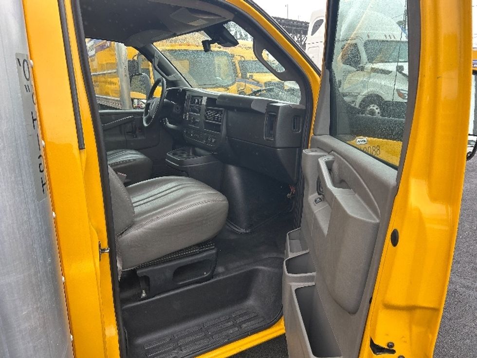 Light Duty Box Truck-Light and Medium Duty Trucks-GMC-2021-Savana G33903-Kearny-NJ-108,166\n\t\tmiles-$ 24,250 - Image 20
