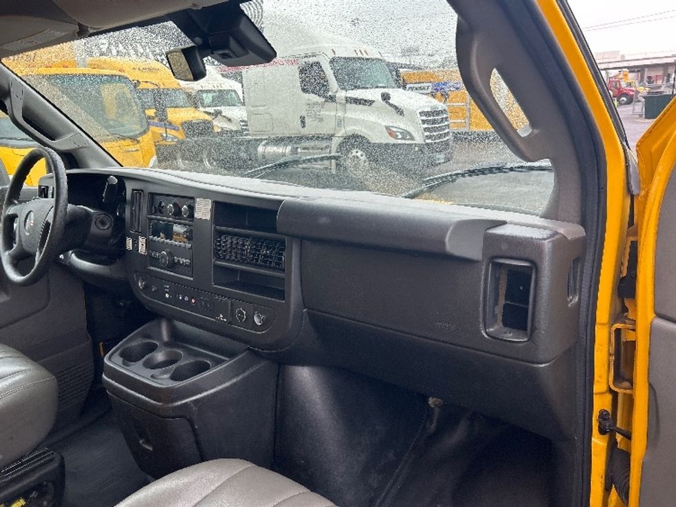 Light Duty Box Truck-Light and Medium Duty Trucks-GMC-2021-Savana G33903-Kearny-NJ-108,166\n\t\tmiles-$ 24,250 - Image 21