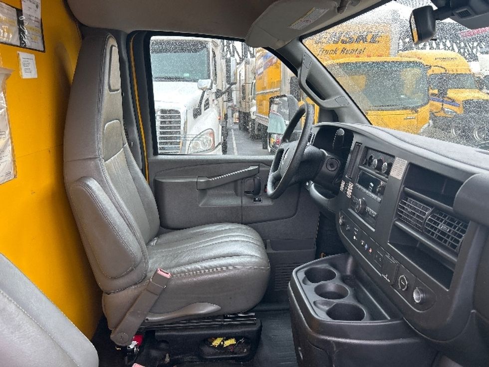 Light Duty Box Truck-Light and Medium Duty Trucks-GMC-2021-Savana G33903-Kearny-NJ-108,166\n\t\tmiles-$ 24,250 - Image 22