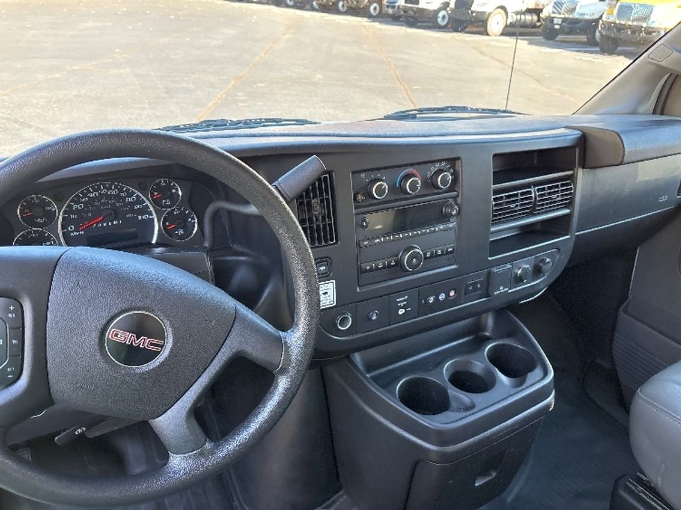Light Duty Box Truck-Light and Medium Duty Trucks-GMC-2021-Savana G33903-Kennesaw-GA-101,842\n\t\tmiles-$ 30,500 - Image 18
