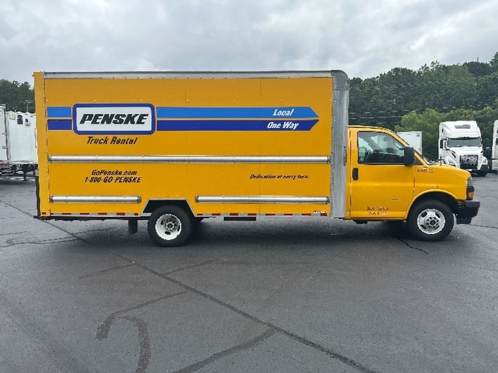 Light Duty Box Truck-Light and Medium Duty Trucks-GMC-2021-Savana G33903-Kennesaw-GA-106,724\n\t\tmiles-$ 23,500 - Image 15