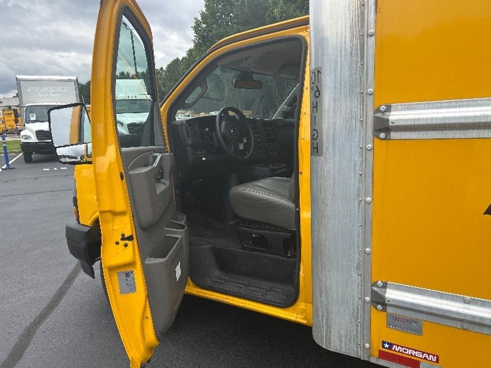 Light Duty Box Truck-Light and Medium Duty Trucks-GMC-2021-Savana G33903-Kennesaw-GA-106,724\n\t\tmiles-$ 23,500 - Image 16
