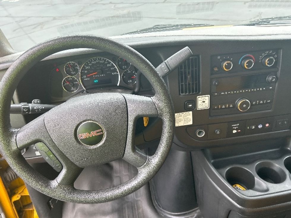 Light Duty Box Truck-Light and Medium Duty Trucks-GMC-2021-Savana G33903-Kennesaw-GA-106,724\n\t\tmiles-$ 23,500 - Image 18