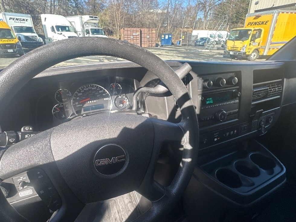 Light Duty Box Truck-Light and Medium Duty Trucks-GMC-2021-Savana G33903-Kennesaw-GA-107,503\n\t\tmiles-$ 27,750 - Image 18