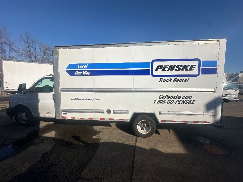 Light Duty Box Truck-Light and Medium Duty Trucks-GMC-2021-Savana G33903-Kennesaw-GA-107,503\n\t\tmiles-$ 27,750 - Image 4
