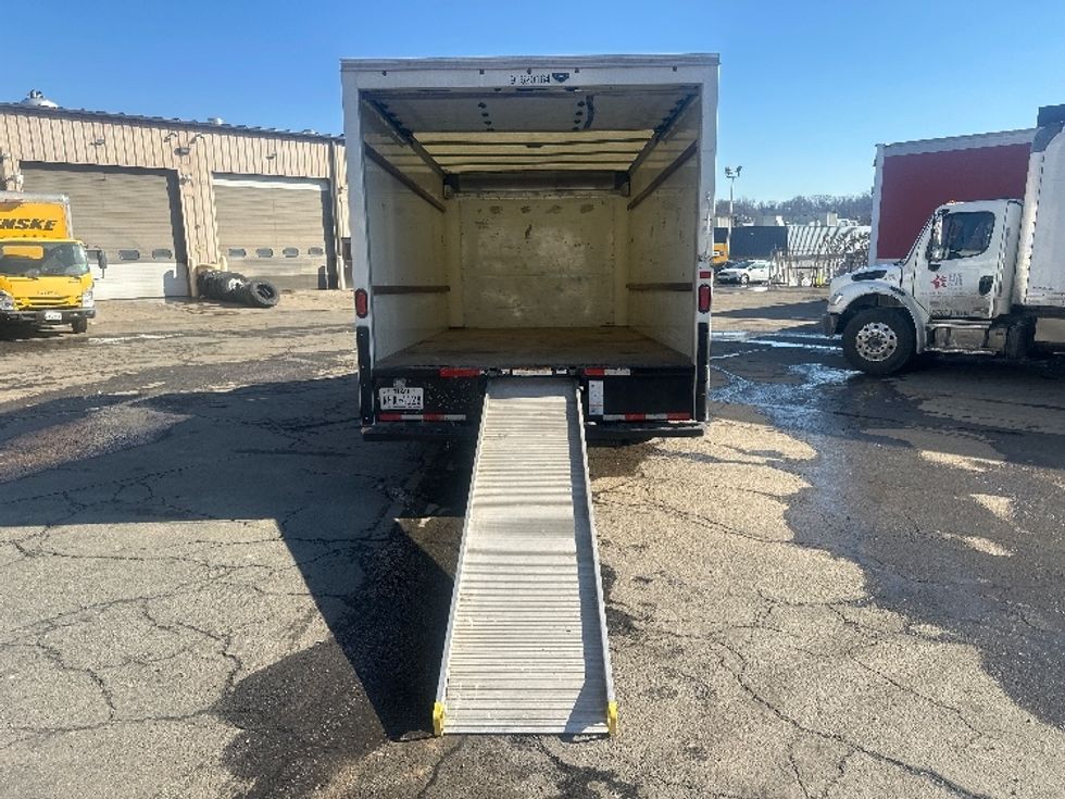Light Duty Box Truck-Light and Medium Duty Trucks-GMC-2021-Savana G33903-Kennesaw-GA-107,503\n\t\tmiles-$ 27,750 - Image 9