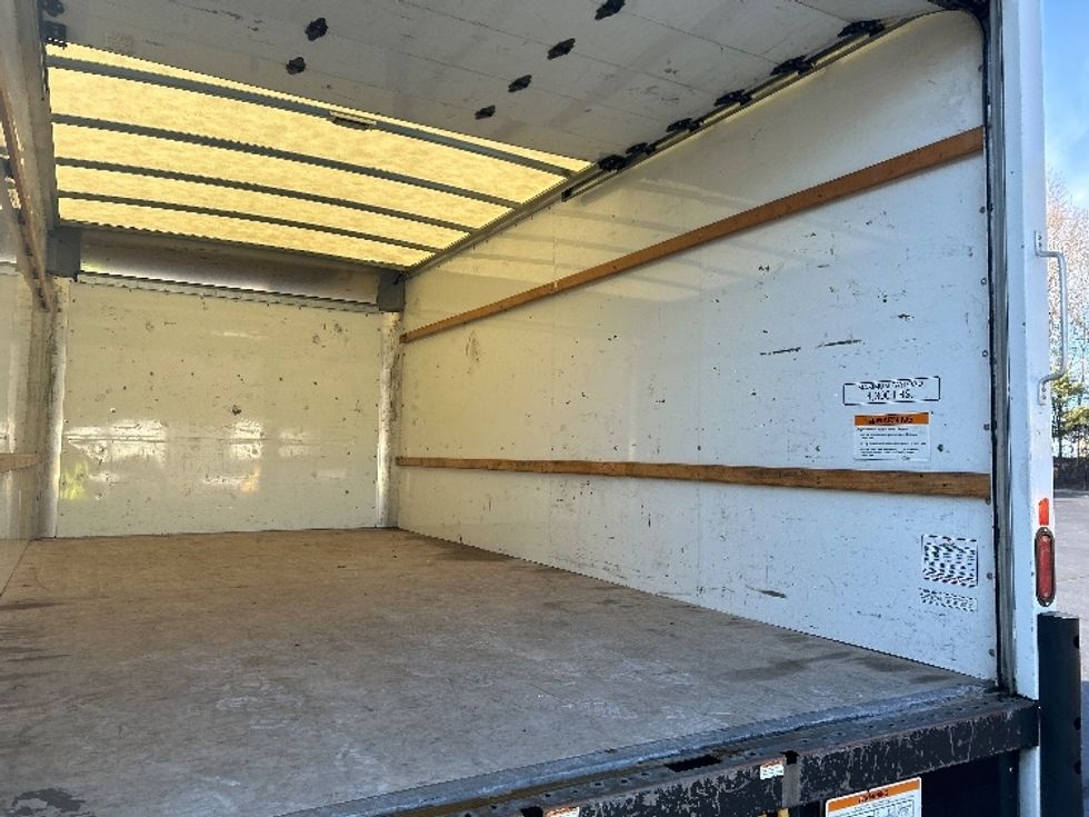 Light Duty Box Truck-Light and Medium Duty Trucks-GMC-2021-Savana G33903-Kennesaw-GA-120,209\n\t\tmiles-$ 28,250 - Image 11