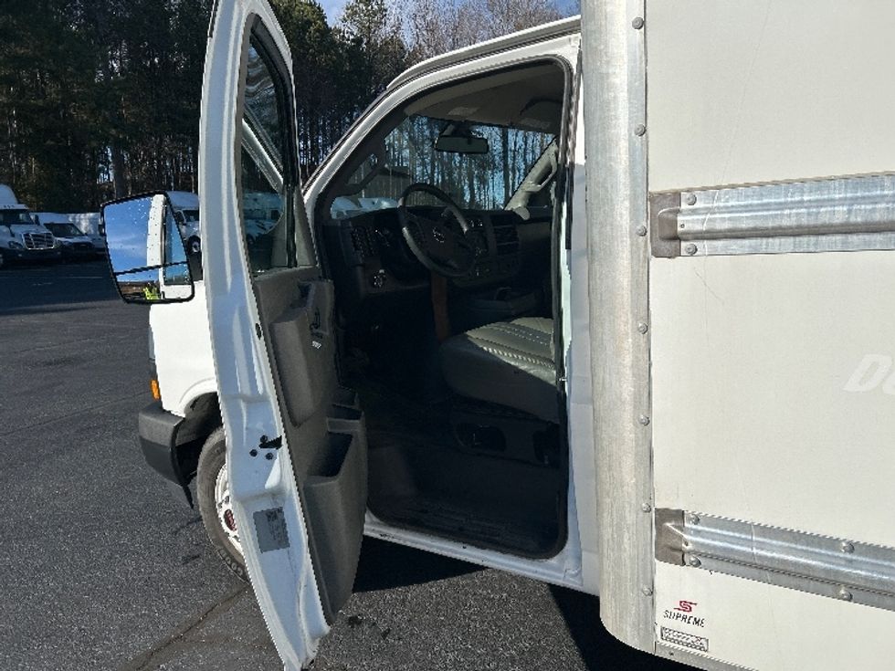 Light Duty Box Truck-Light and Medium Duty Trucks-GMC-2021-Savana G33903-Kennesaw-GA-120,209\n\t\tmiles-$ 28,250 - Image 15