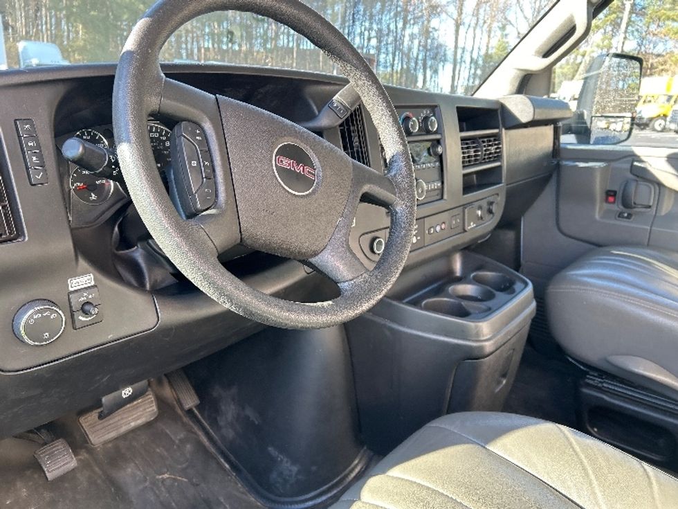 Light Duty Box Truck-Light and Medium Duty Trucks-GMC-2021-Savana G33903-Kennesaw-GA-120,209\n\t\tmiles-$ 28,250 - Image 16