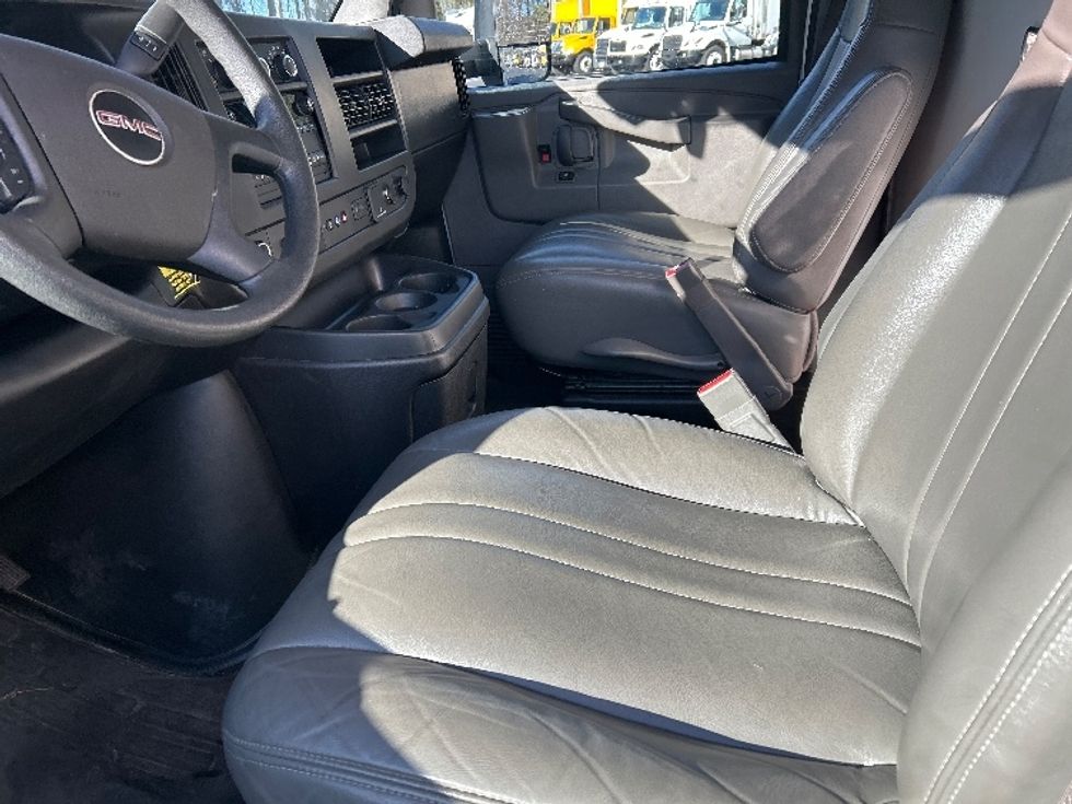 Light Duty Box Truck-Light and Medium Duty Trucks-GMC-2021-Savana G33903-Kennesaw-GA-120,209\n\t\tmiles-$ 28,250 - Image 18